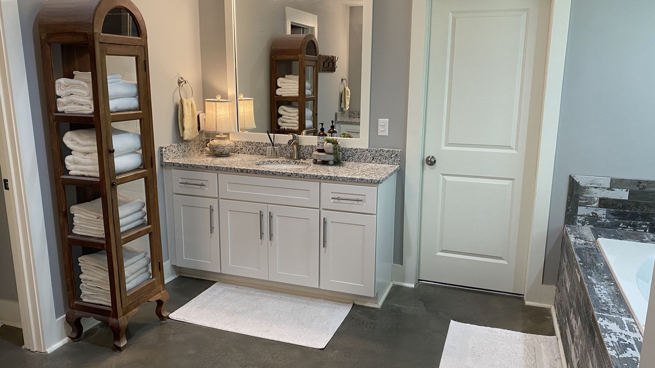 Photo of Bathroom in Cottondale