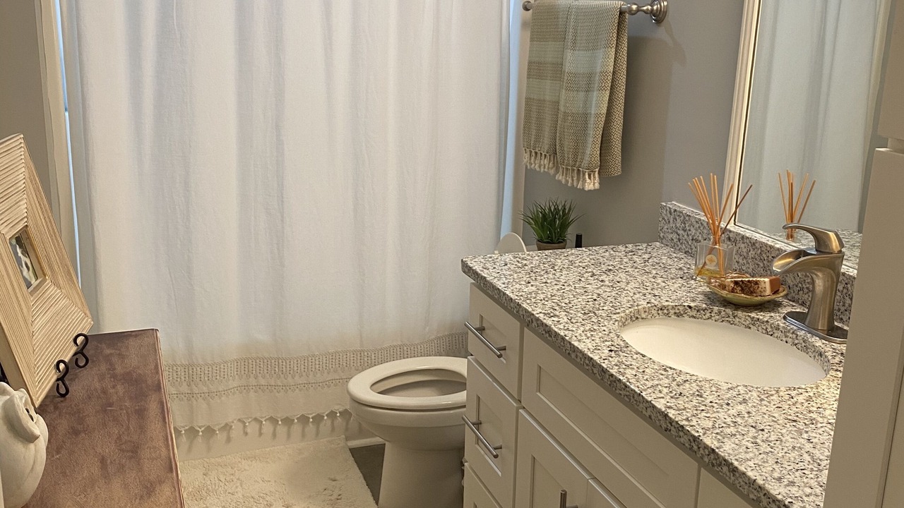Photo of Bathroom in Cottondale
