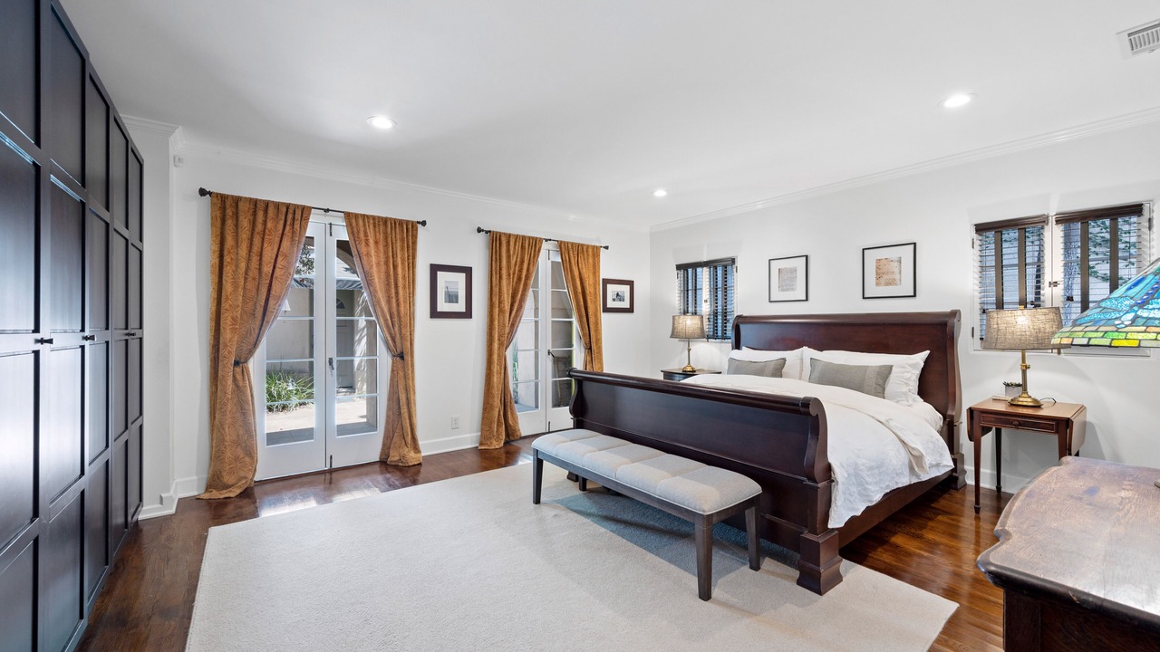 Photo of Bedroom in Mid-Wilshire