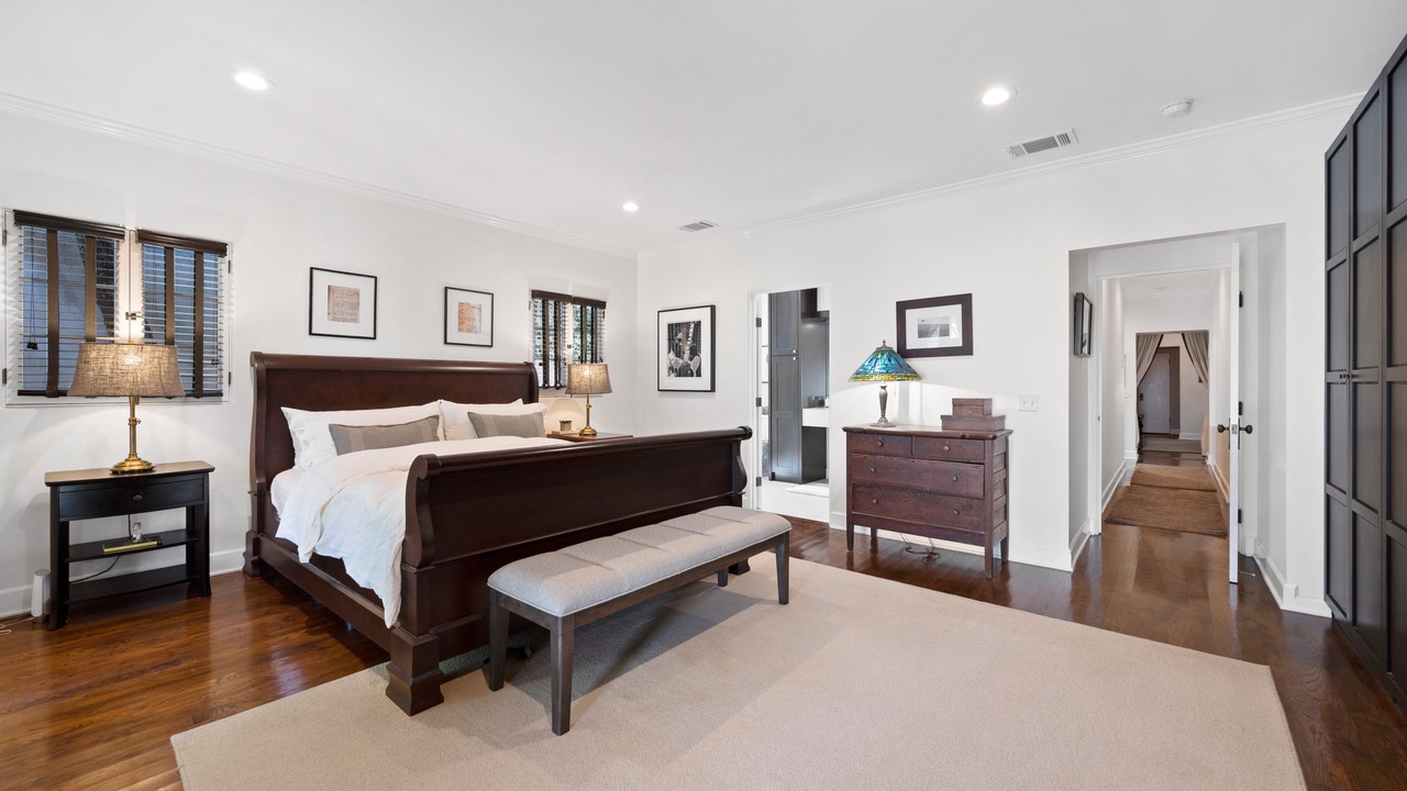 Photo of Bedroom in Mid-Wilshire