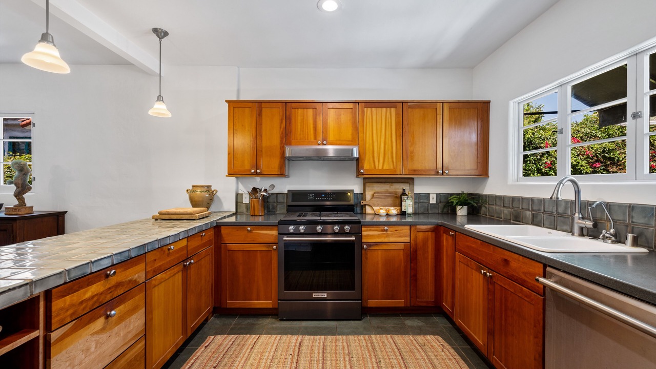 Photo of Kitchen in Mid-Wilshire