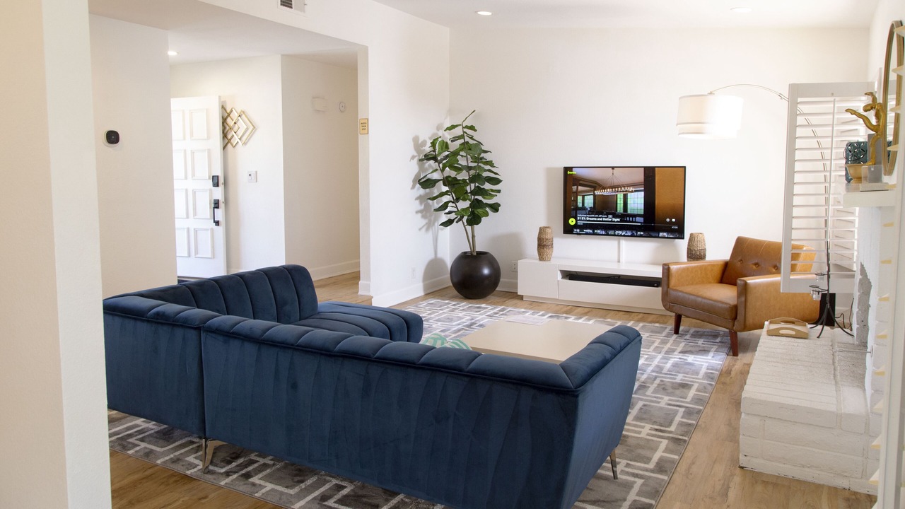 Photo of Livingroom in Uptown Design District