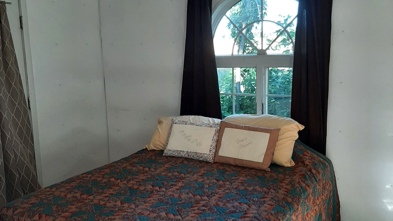 Photo of Bedroom in Town of Benton