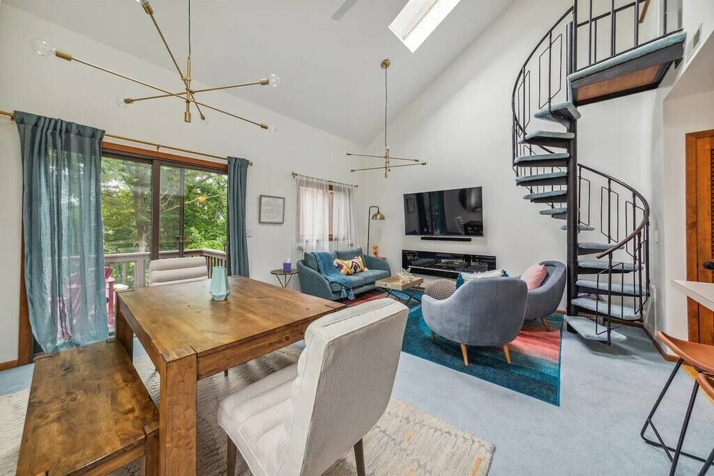 Photo of Livingroom in Vernon