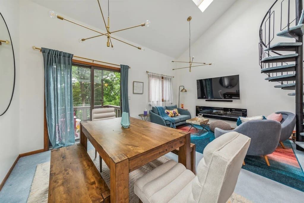 Photo of Livingroom in Vernon