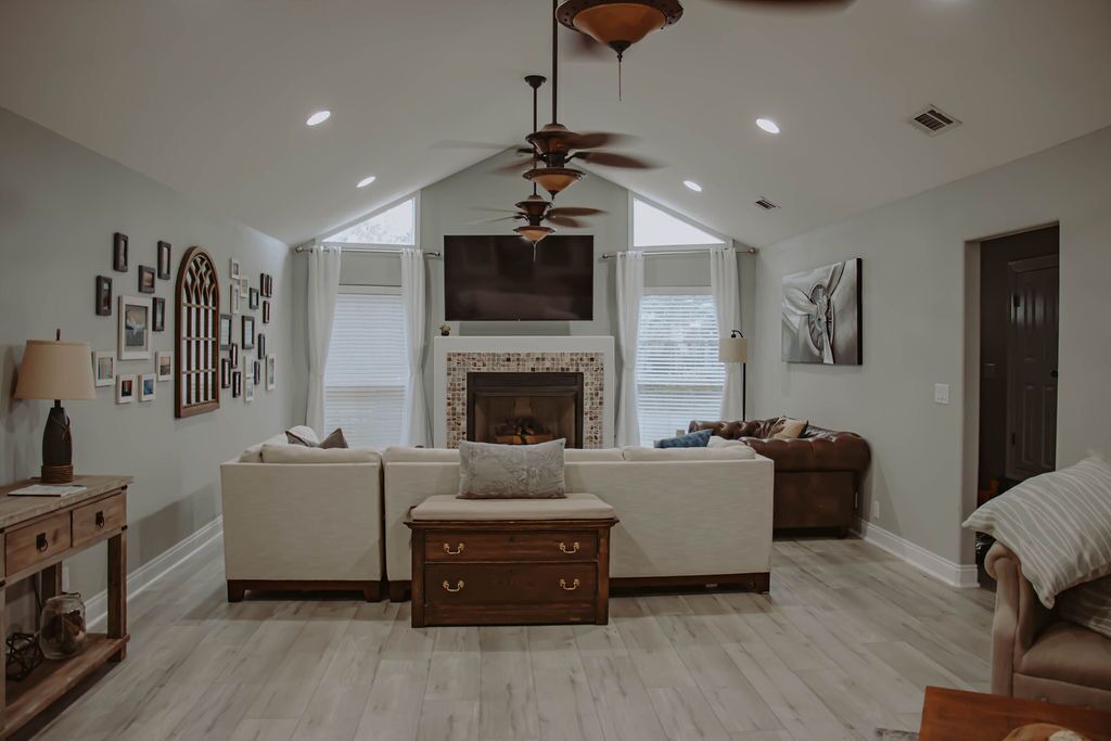 Photo of Livingroom in Gulf Breeze