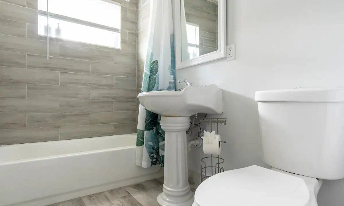 Photo of Bathroom in Lauderhill