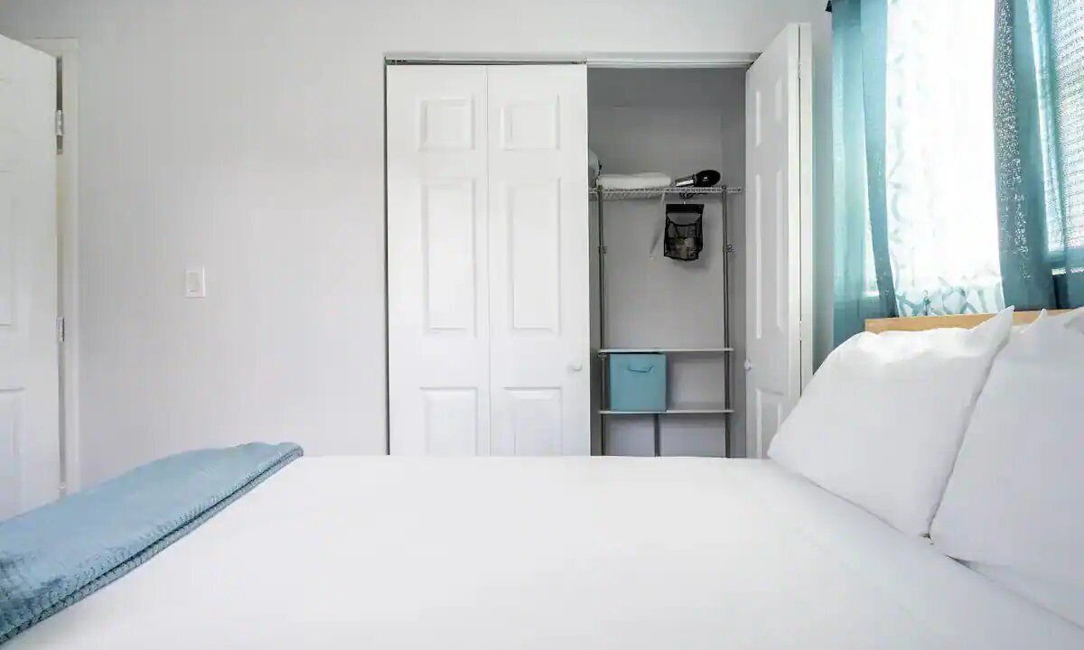 Photo of Bedroom in Lauderhill