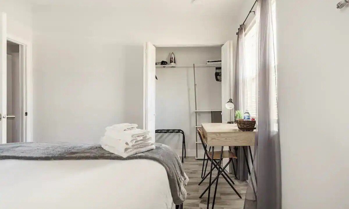Photo of Bedroom in Lauderhill