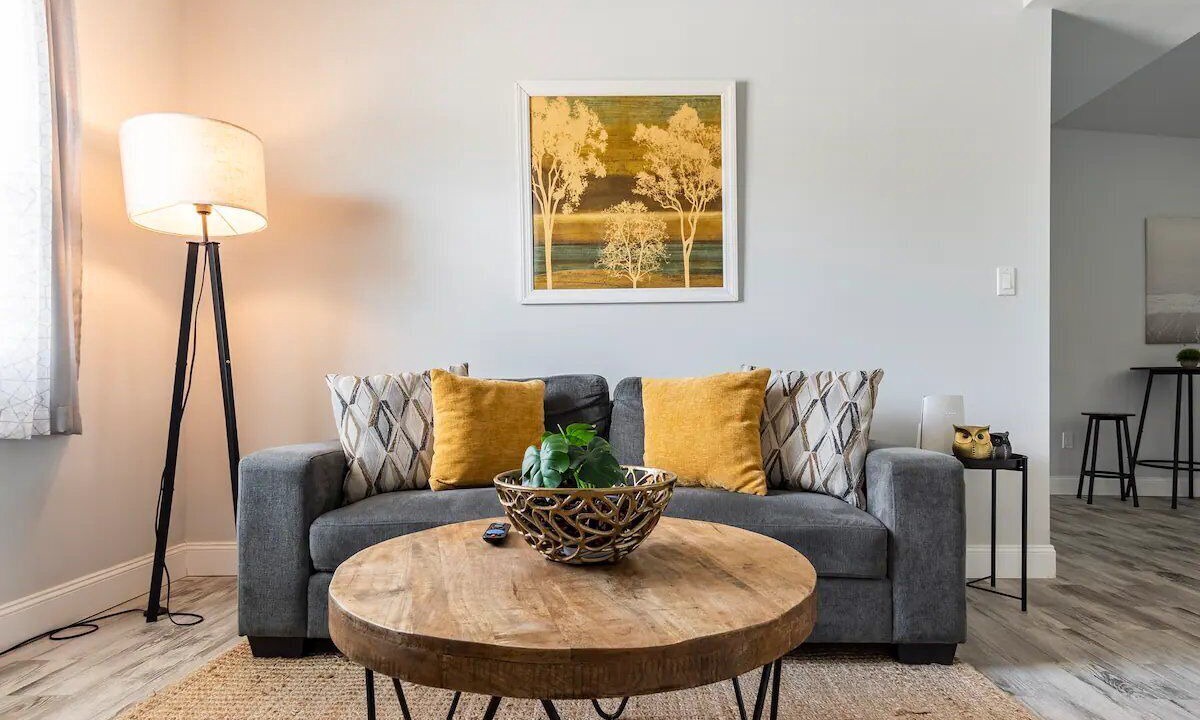 Photo of Livingroom in Lauderhill