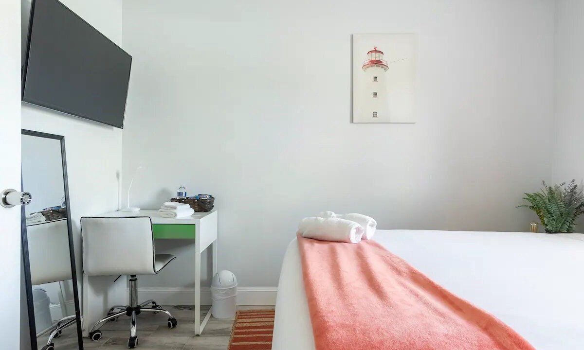 Photo of Bedroom in Lauderhill