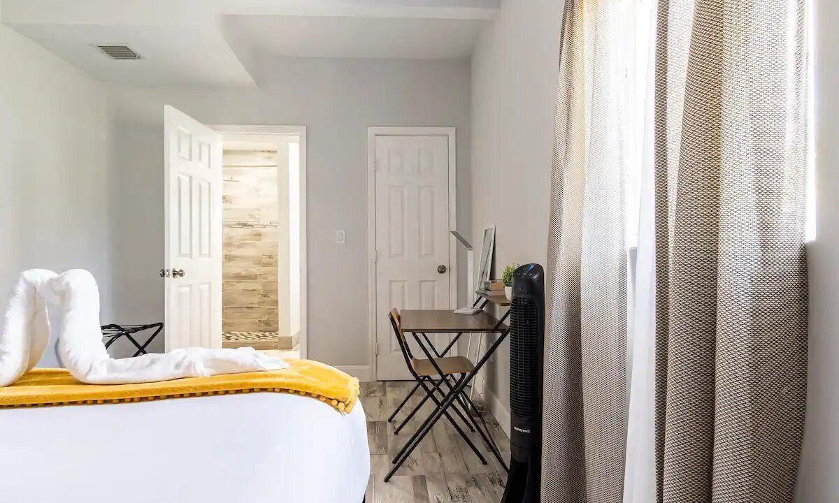 Photo of Bedroom in Lauderhill