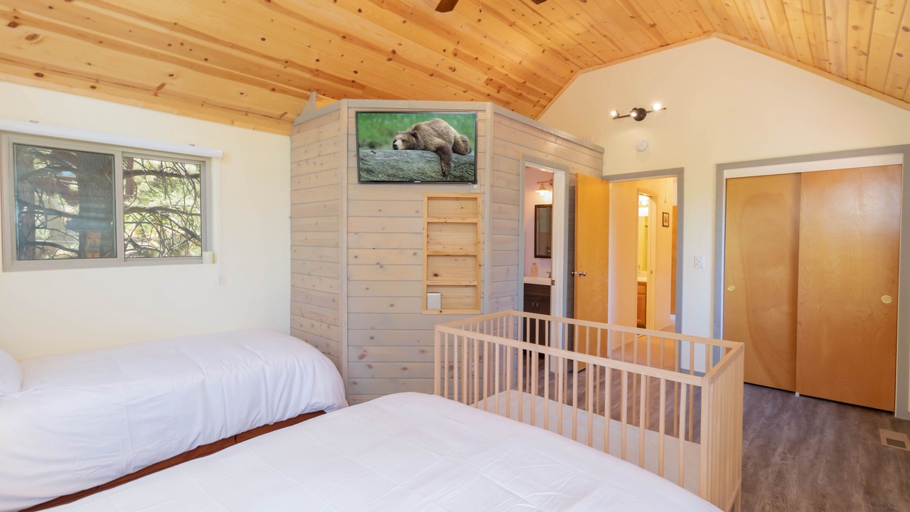 Photo of Bedroom in Pine Mountain Club