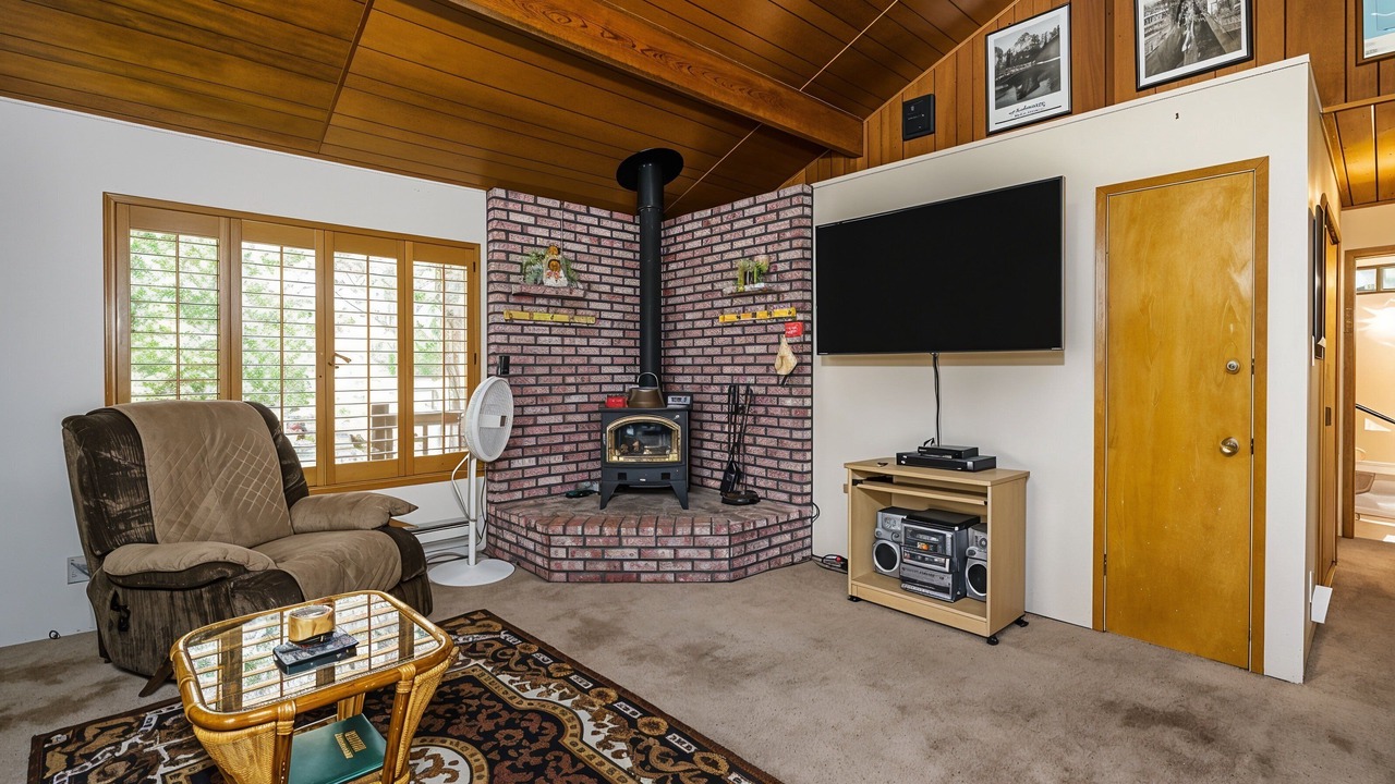 Photo of Bedroom in Groveland