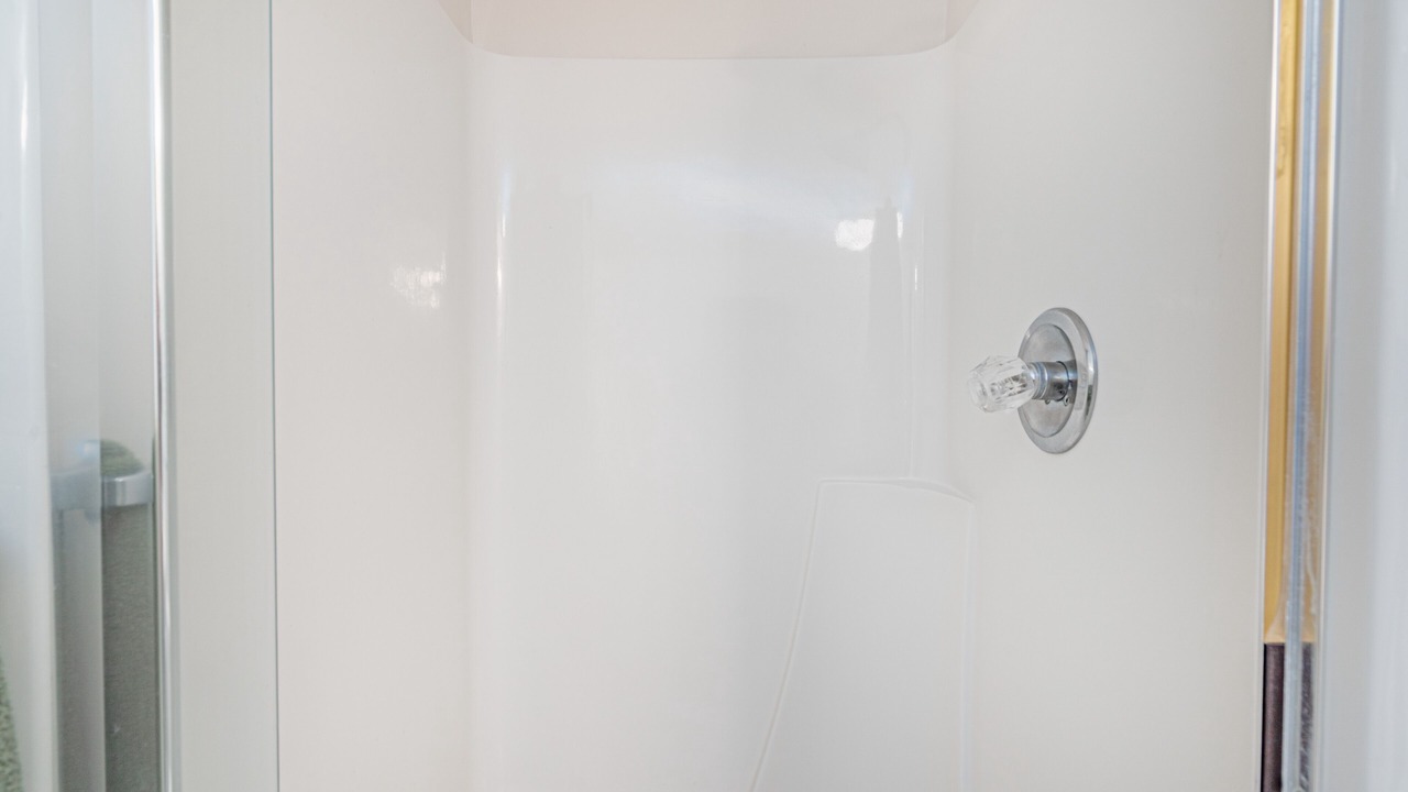 Photo of Bathroom in Seawinds Condo