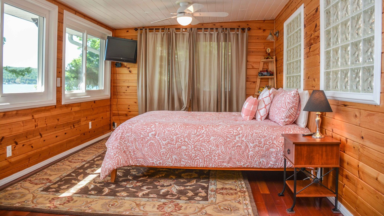 Photo of Bedroom in Hammondsport