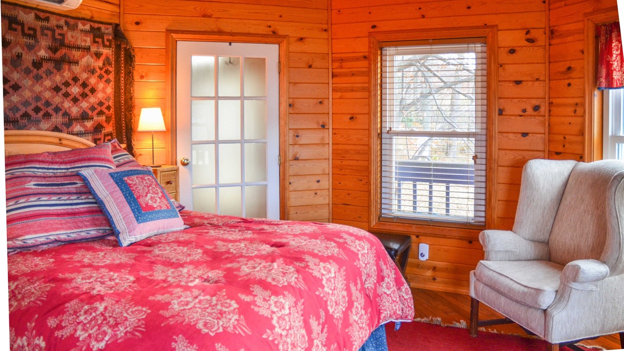 Photo of Bedroom in Hammondsport