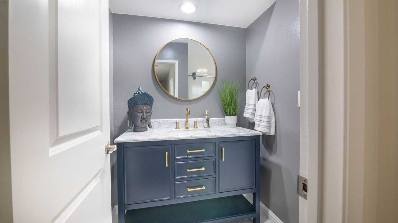 Photo of Bathroom in Orange