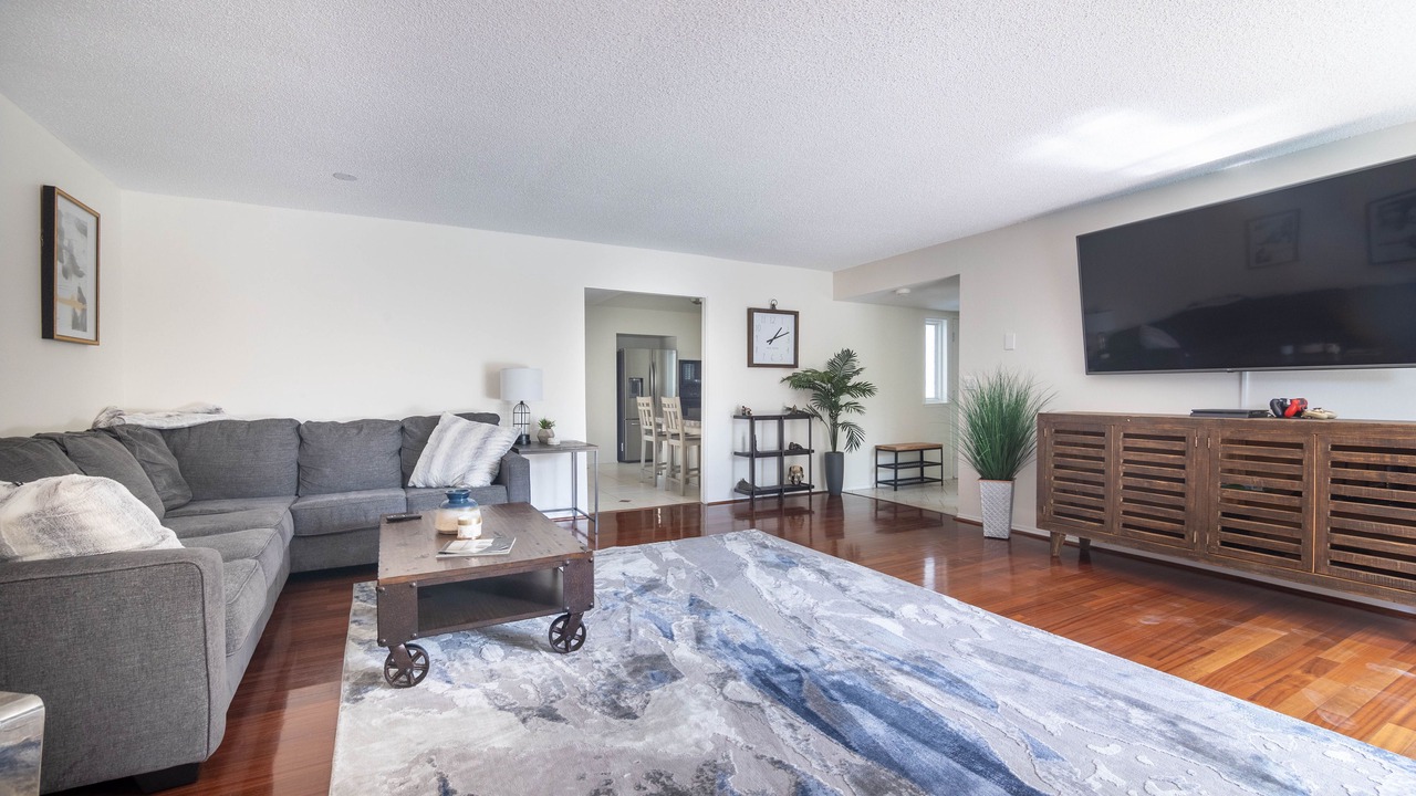 Photo of Livingroom in Orange