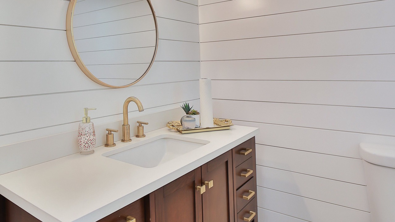 Photo of Bathroom in Mono