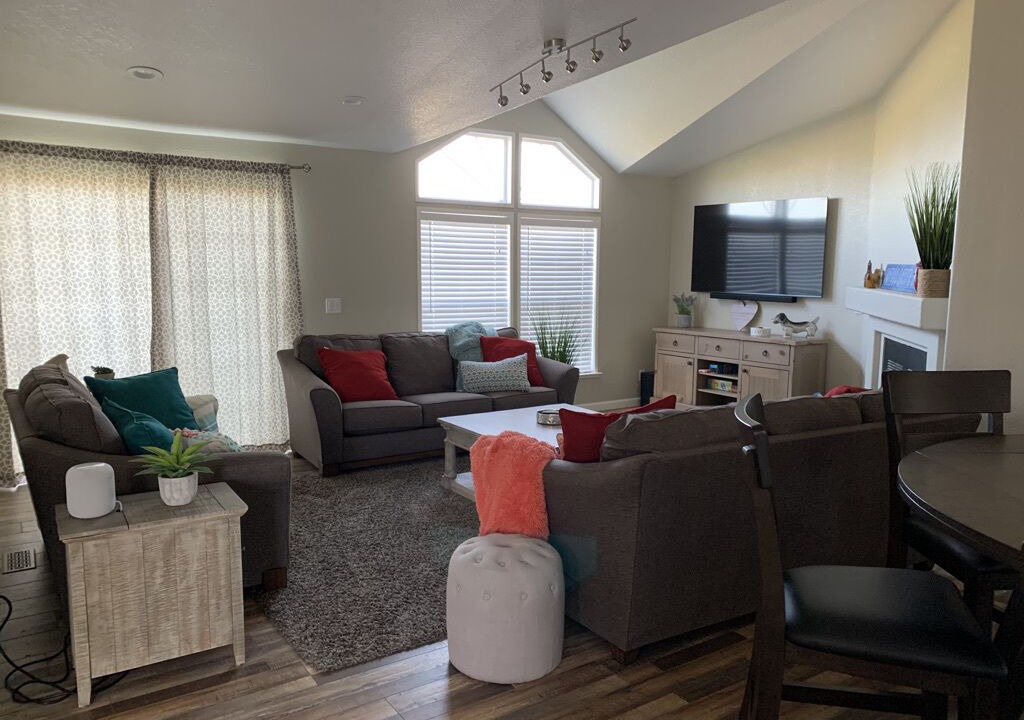 Photo of Livingroom in Acampo