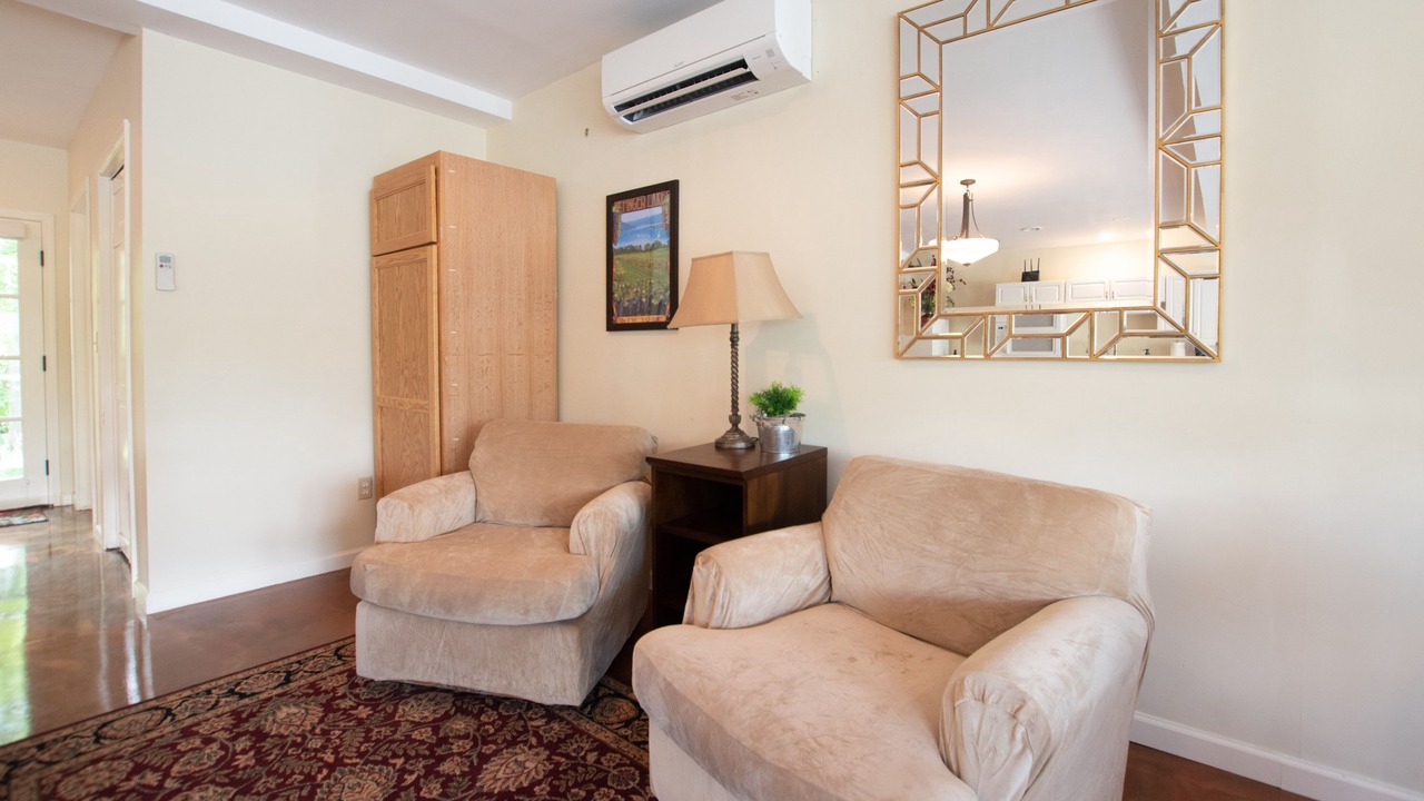 Photo of Livingroom in Town of Varick