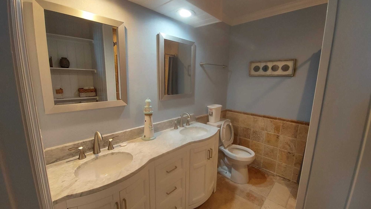 Photo of Bathroom in Lubbers Quarters Cay