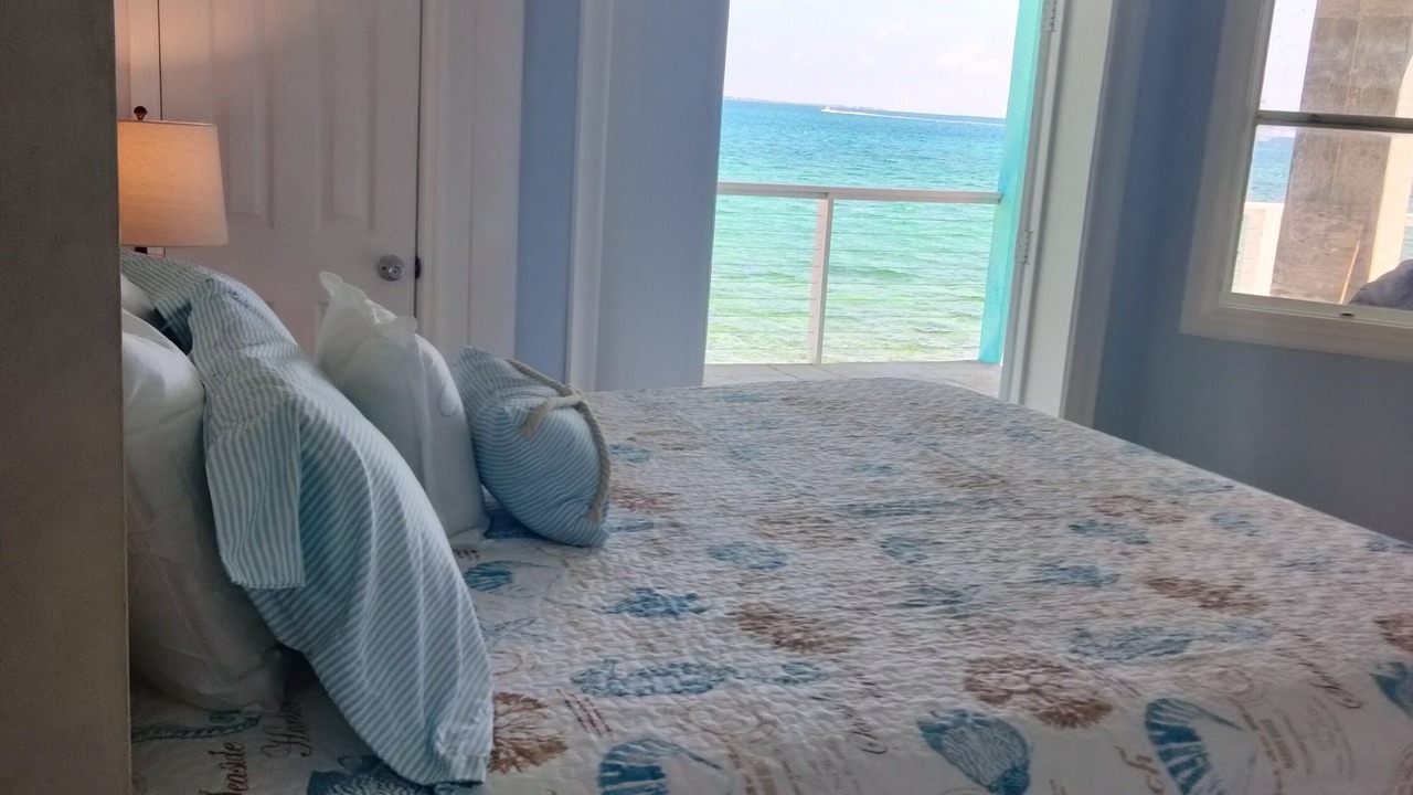 Photo of Bedroom in Lubbers Quarters Cay