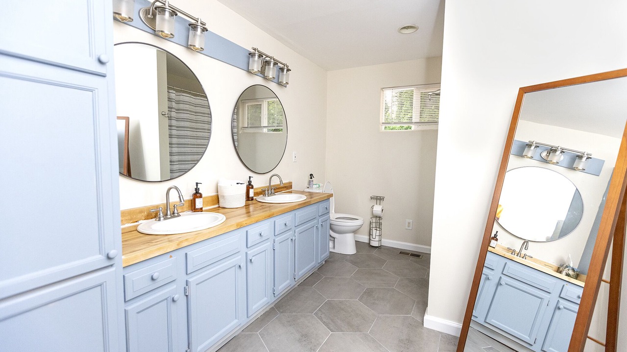 Photo of Bathroom in Crestline Heights