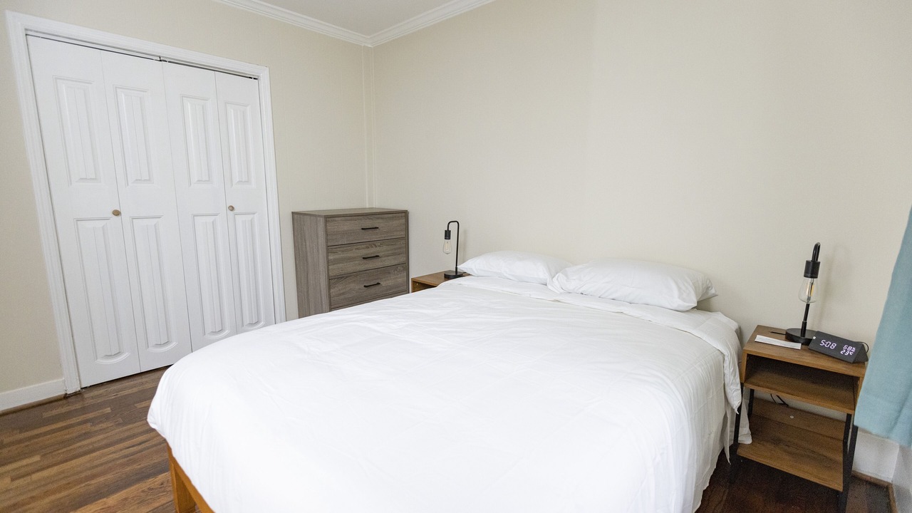 Photo of Bedroom in Crestline Heights
