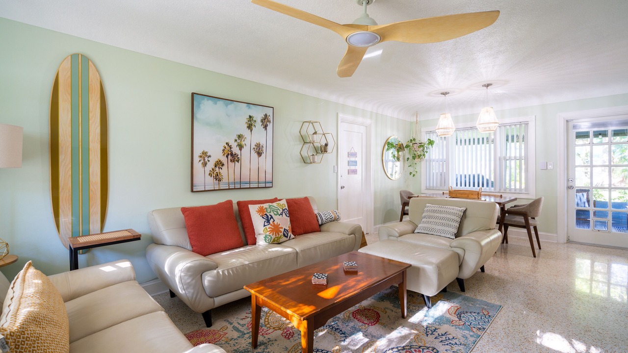 Photo of Livingroom in South Pinellas Community Council