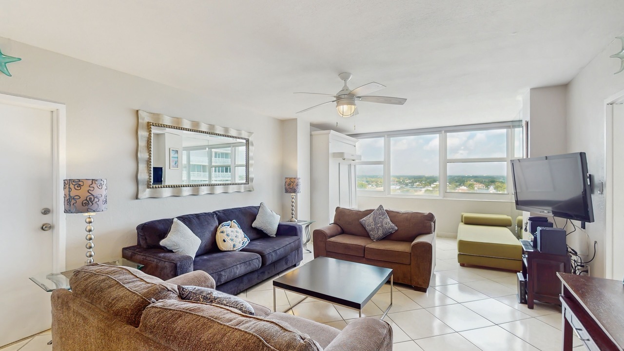 Photo of Livingroom in Galt Mile