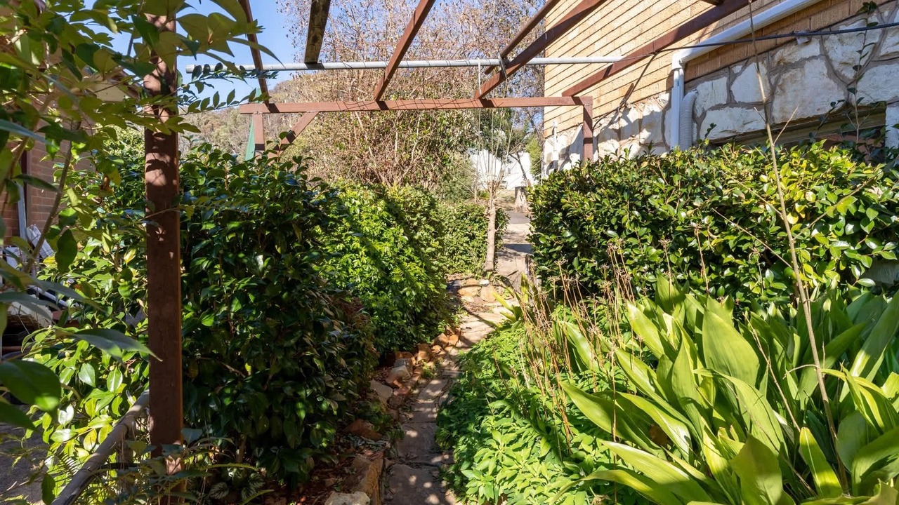 Photo of Outdoor in Deakin