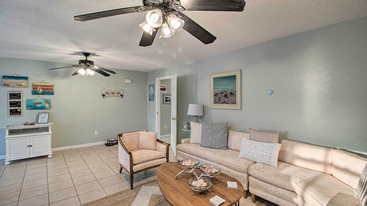 Photo of Livingroom in Fort Pierce Shores
