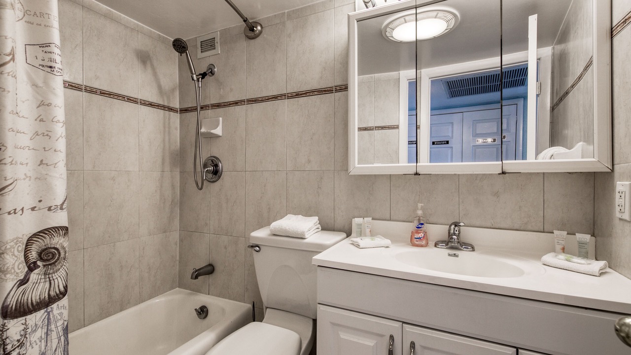 Photo of Bathroom in Galt Mile