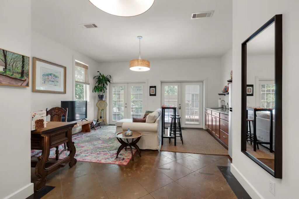 Photo of Livingroom in East Pensacola Heights