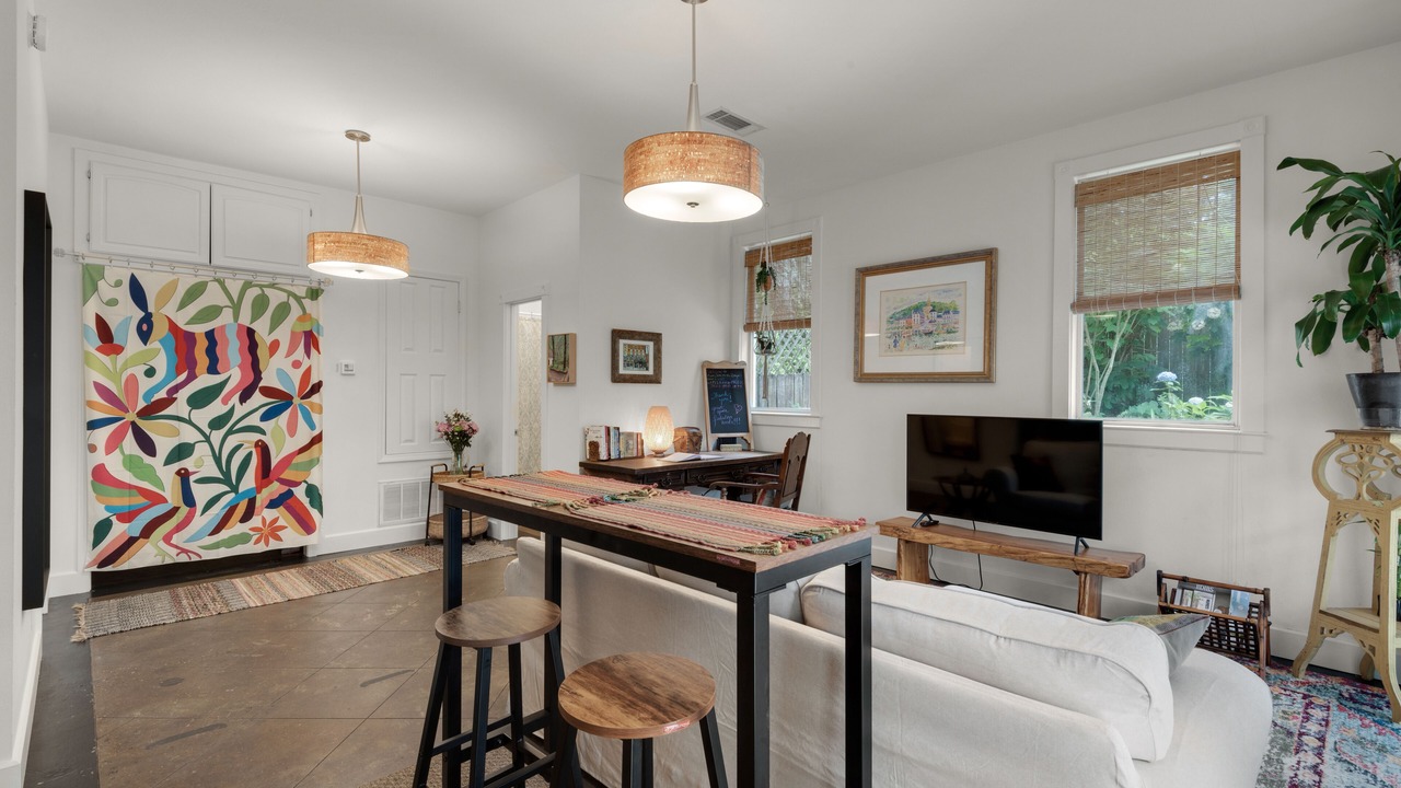 Photo of Livingroom in East Pensacola Heights