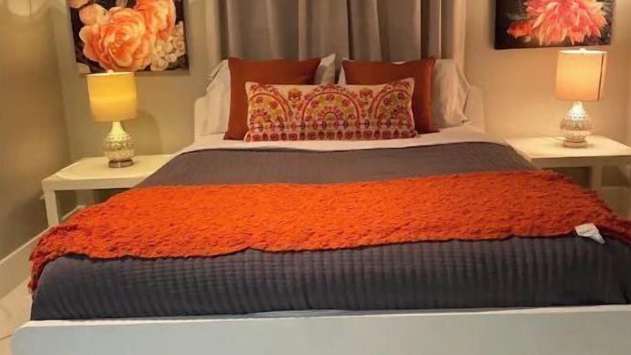 Photo of Bedroom in Downtown Hollywood