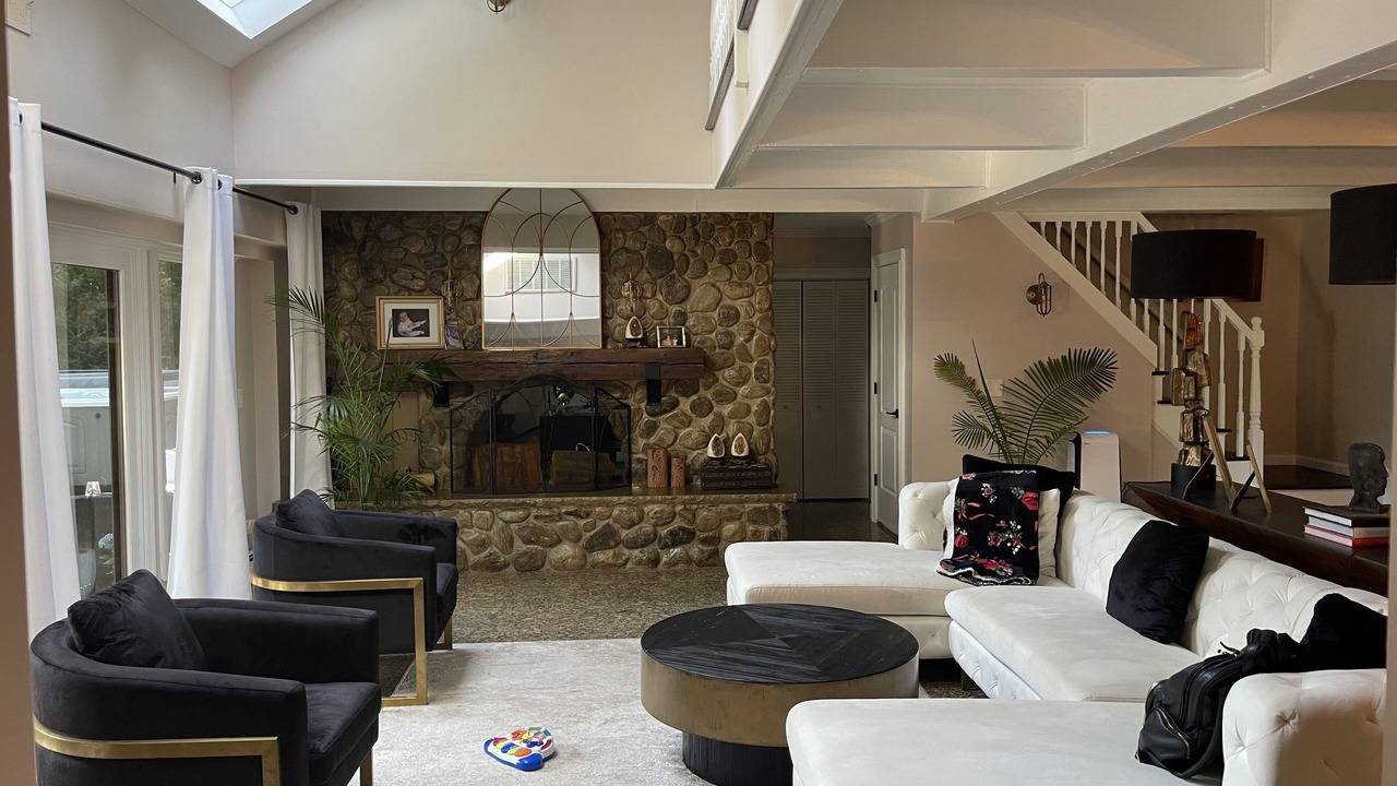 Photo of Livingroom in Mahwah