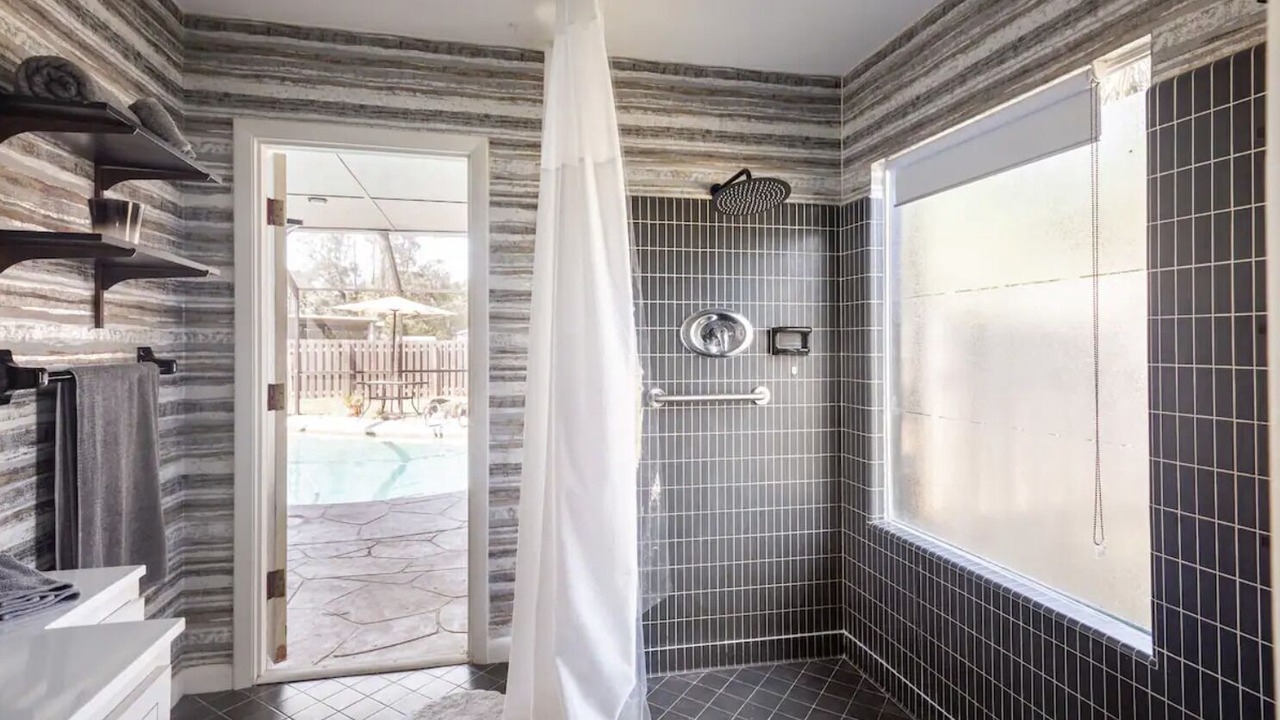 Photo of Bathroom in Lakewood Park
