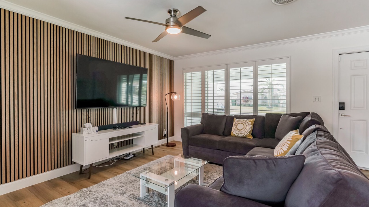 Photo of Livingroom in Imperial Point