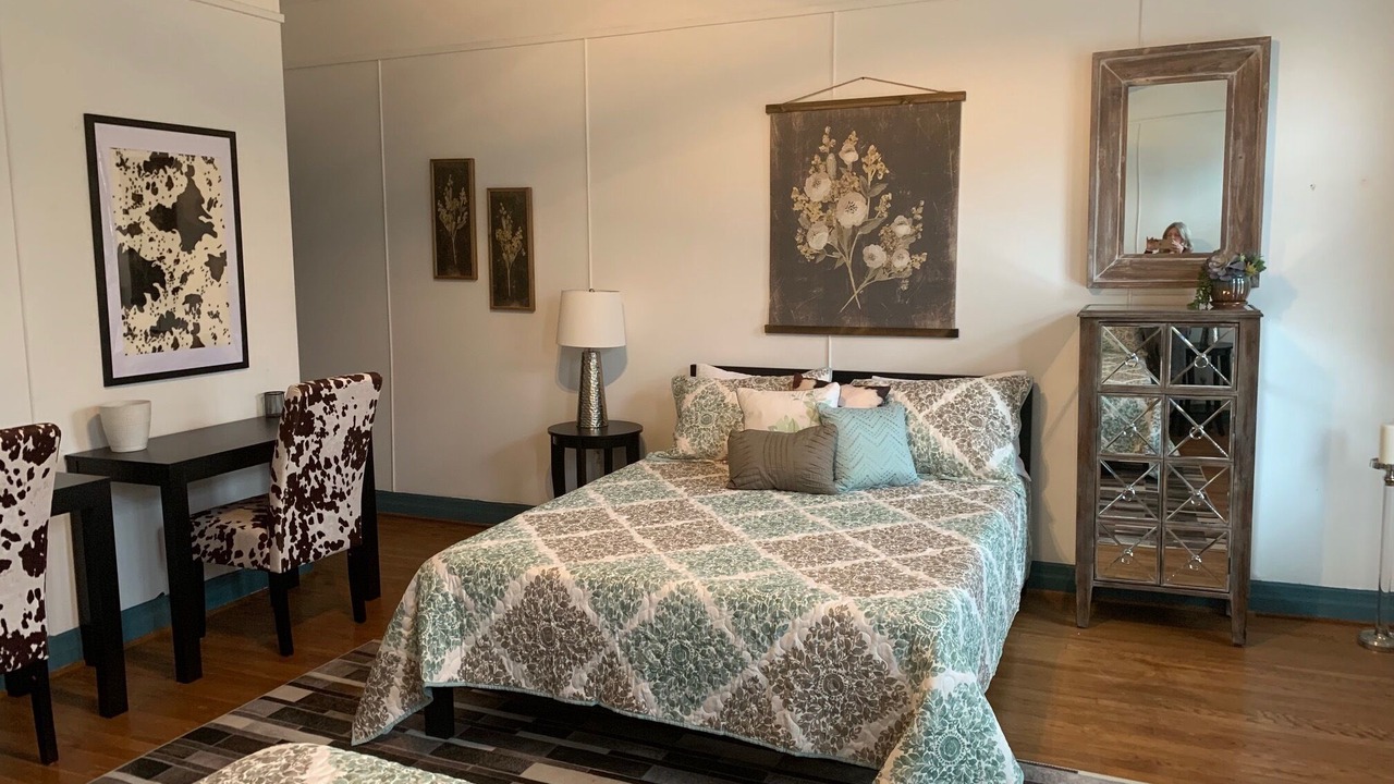 Photo of Bedroom in South Main Street