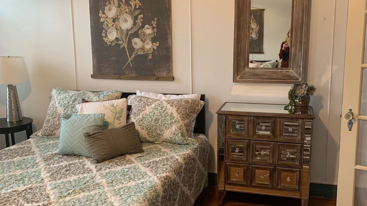 Photo of Bedroom in South Main Street