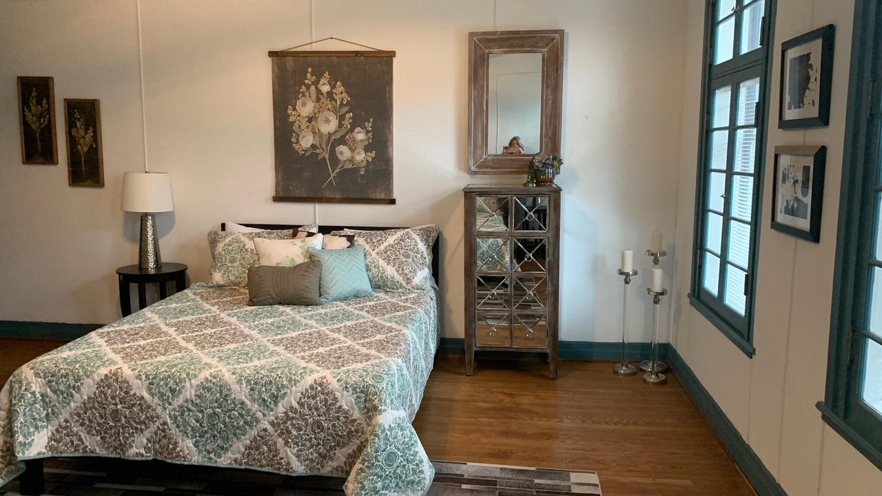 Photo of Bedroom in South Main Street