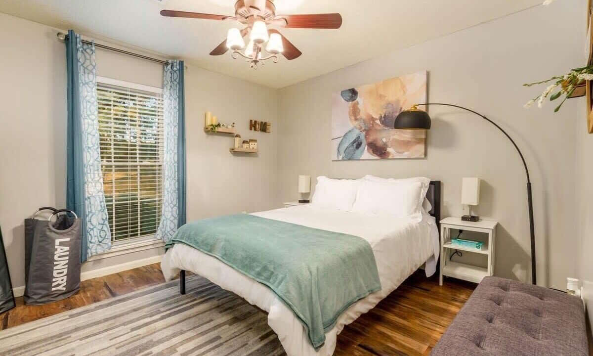 Photo of Bedroom in Northport