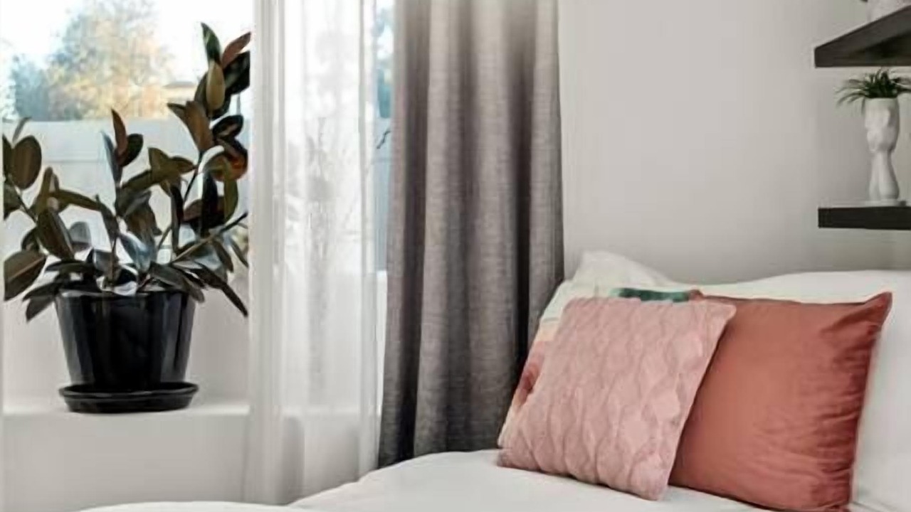 Photo of Bedroom in Woodland Hills