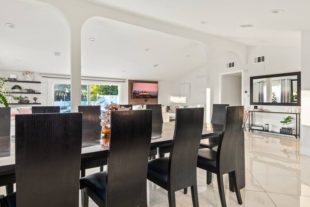Photo of Bedroom in Woodland Hills