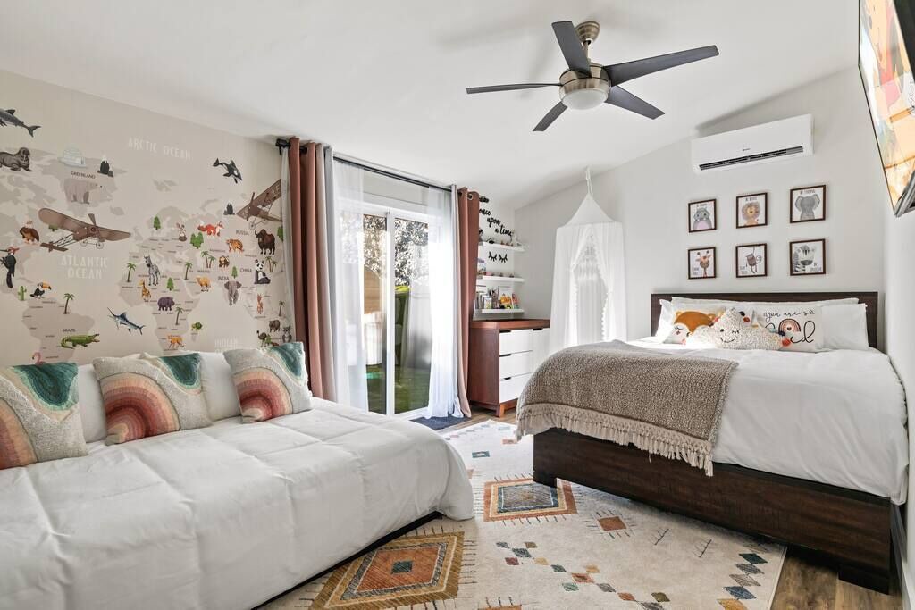 Photo of Bedroom in Woodland Hills