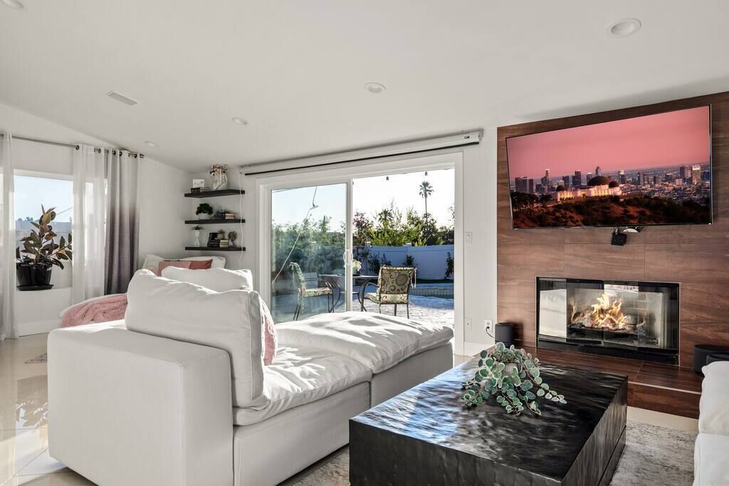 Photo of Bedroom in Woodland Hills