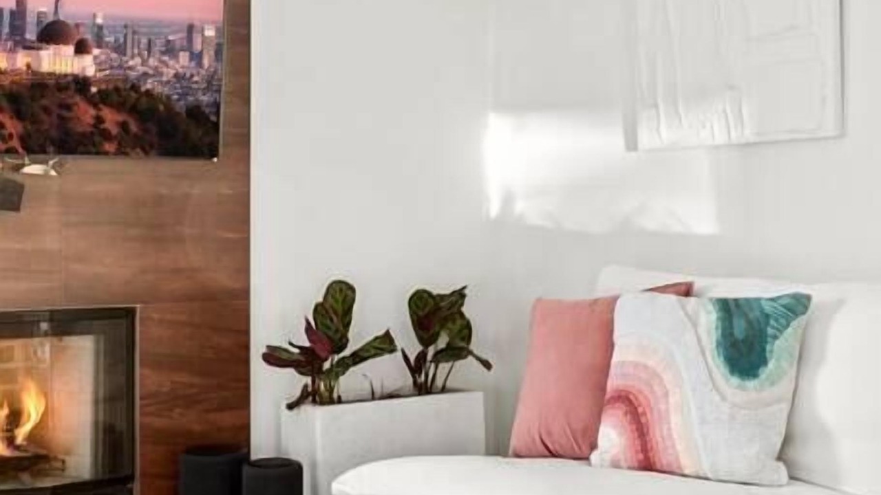 Photo of Bedroom in Woodland Hills